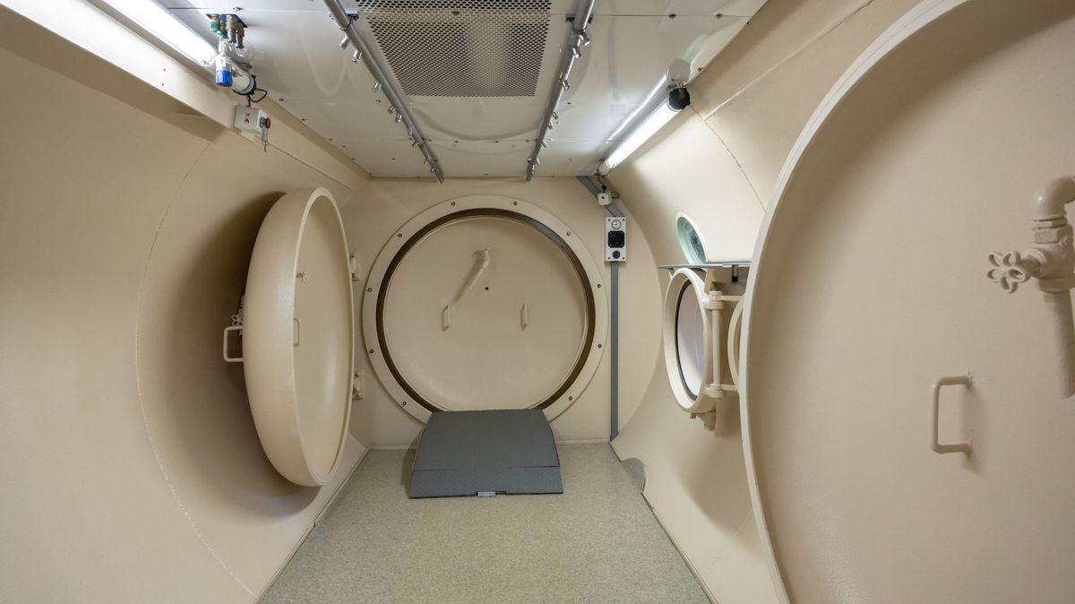 Nechcete hyperbarickou komoru? Ostravská nemocnice hledá využití pro staré zařízení